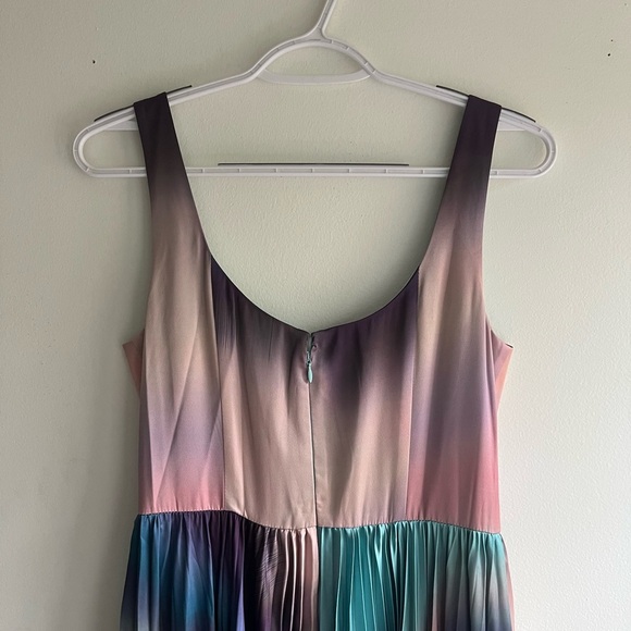 NWT! HUTCH Viola Pleated Ombre Maxi Dress Size 2 - Picture 4 of 8